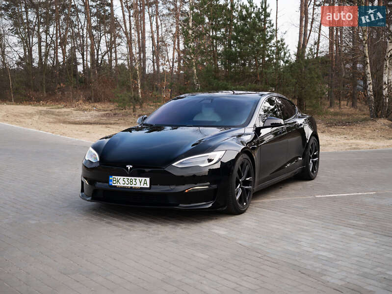 Tesla Model s (2021)