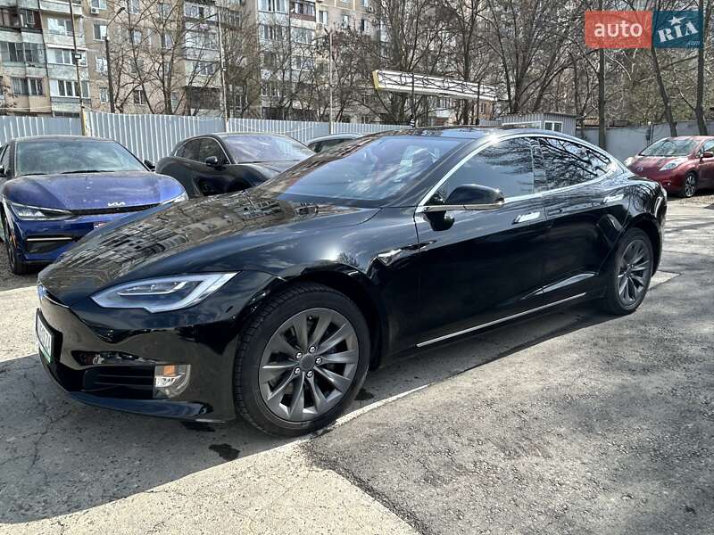 Tesla Model s (2016)