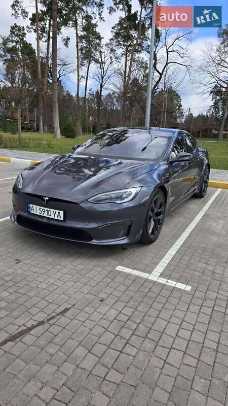 Tesla Model s (2021)