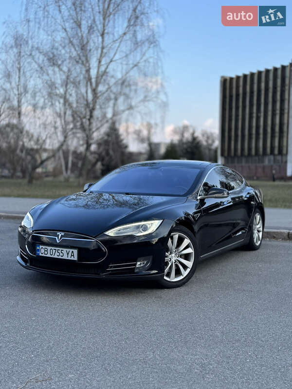 Tesla Model s (2014)