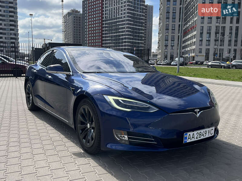 Tesla Model s (2017)