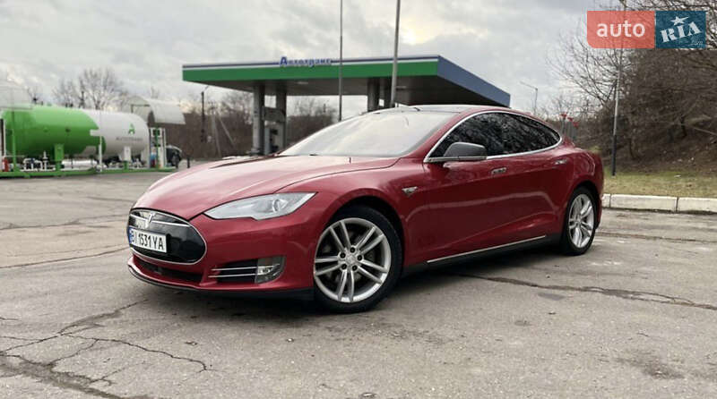 Tesla Model s (2014)