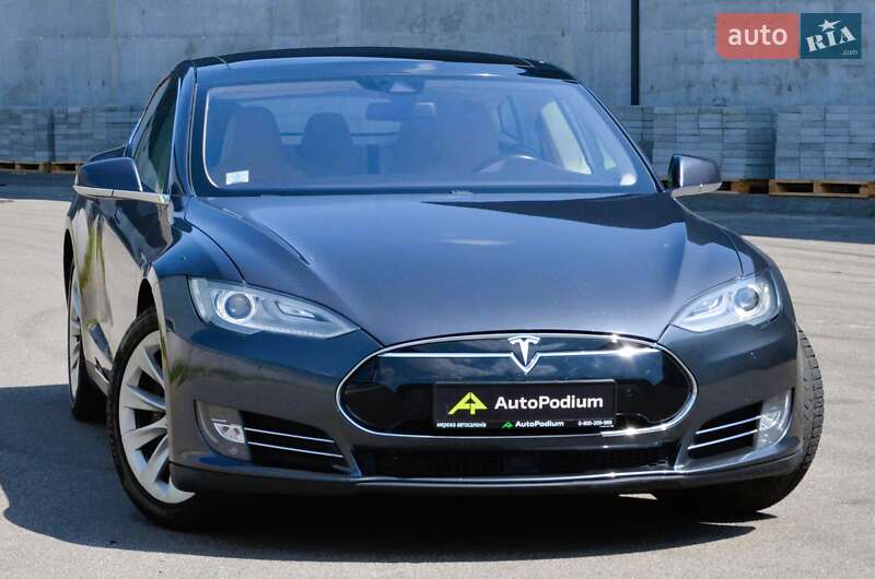 Tesla Model s (2016)