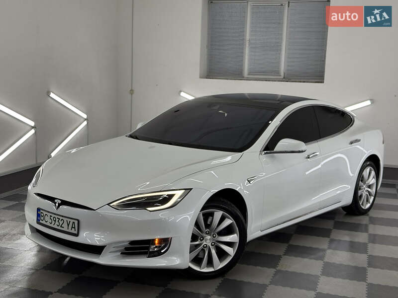 Tesla Model s (2016)