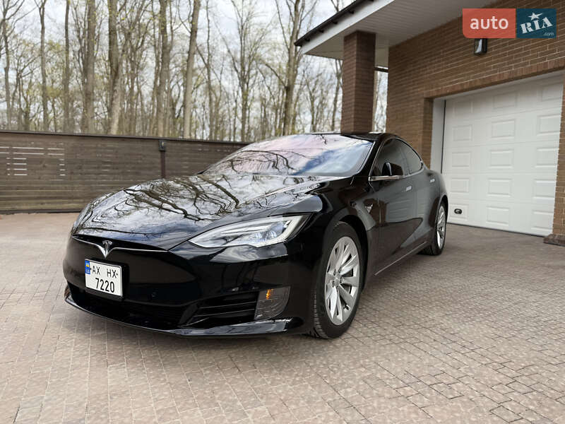 Tesla Model s (2017)