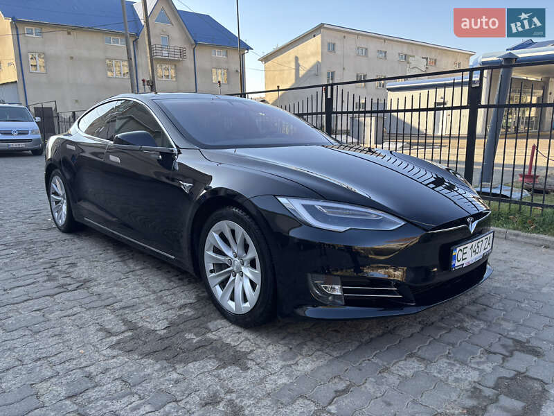 Tesla Model s (2017)