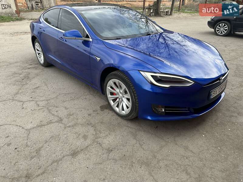 Tesla Model s (2018)