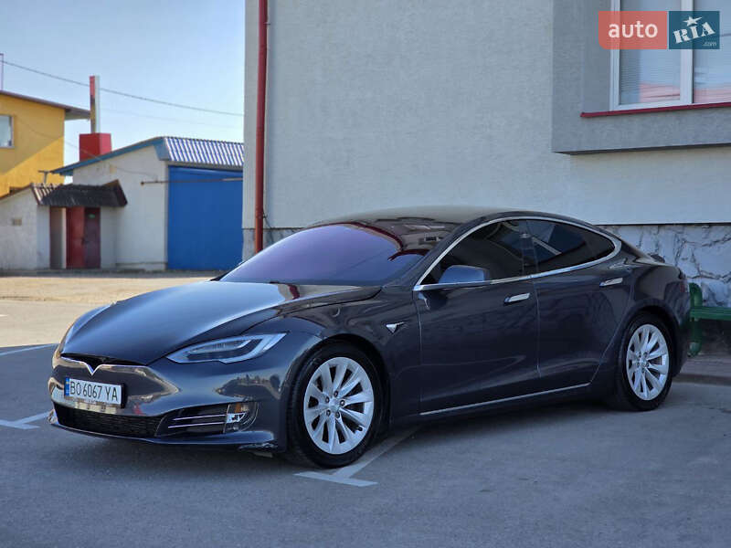 Tesla Model s (2018)