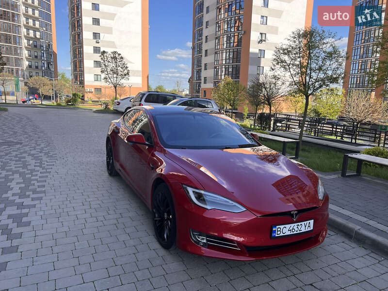 Tesla Model s (2020)