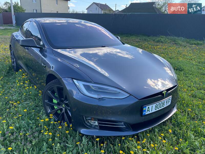 Tesla Model s (2018)