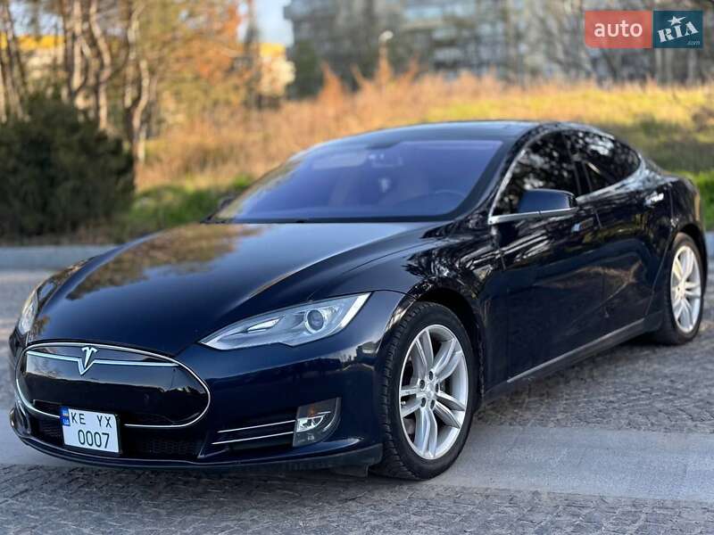 Tesla Model s (2014)