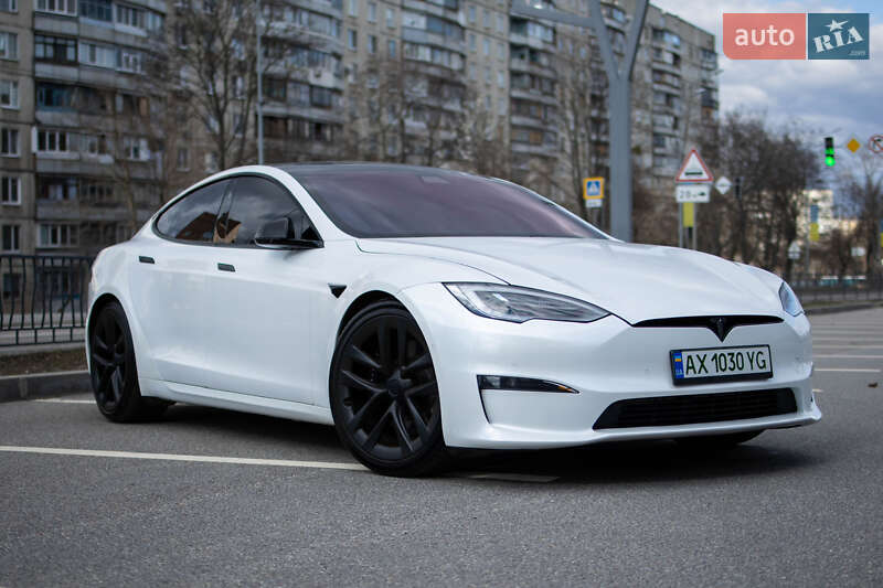 Tesla Model s (2021)