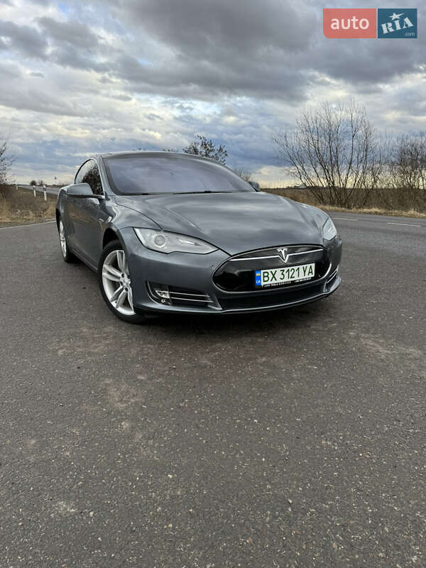 Tesla Model s (2014)