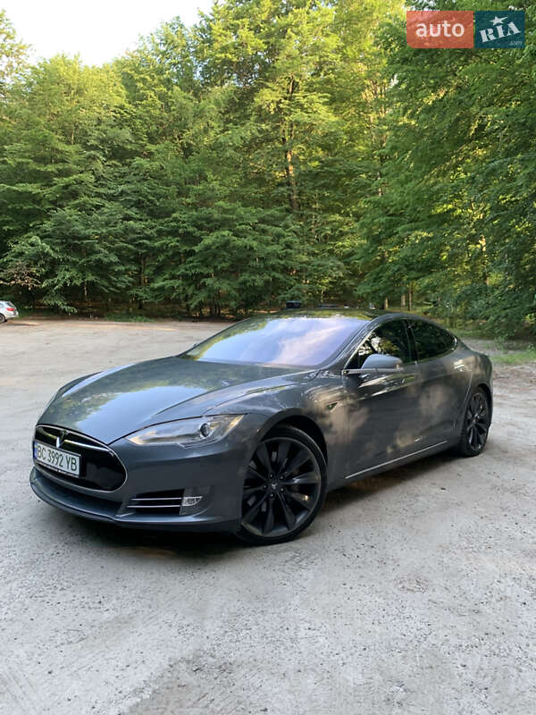 Tesla Model s (2013)
