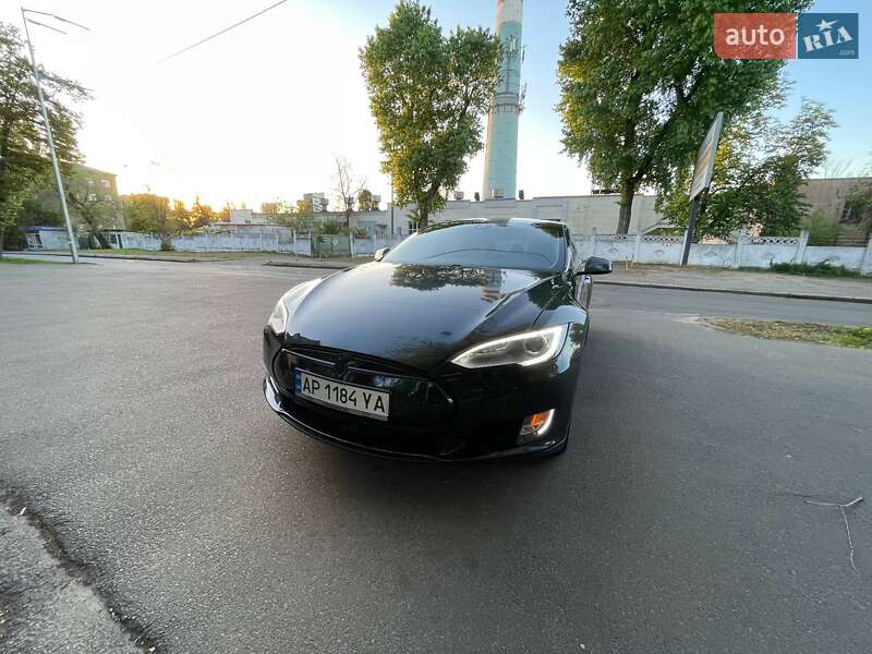 Tesla Model s (2014)
