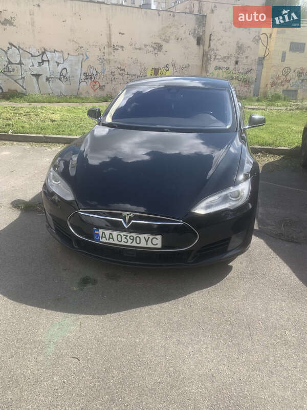 Tesla Model s (2014)