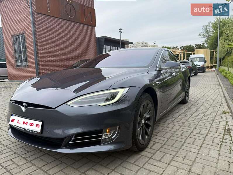 Tesla Model s (2019)