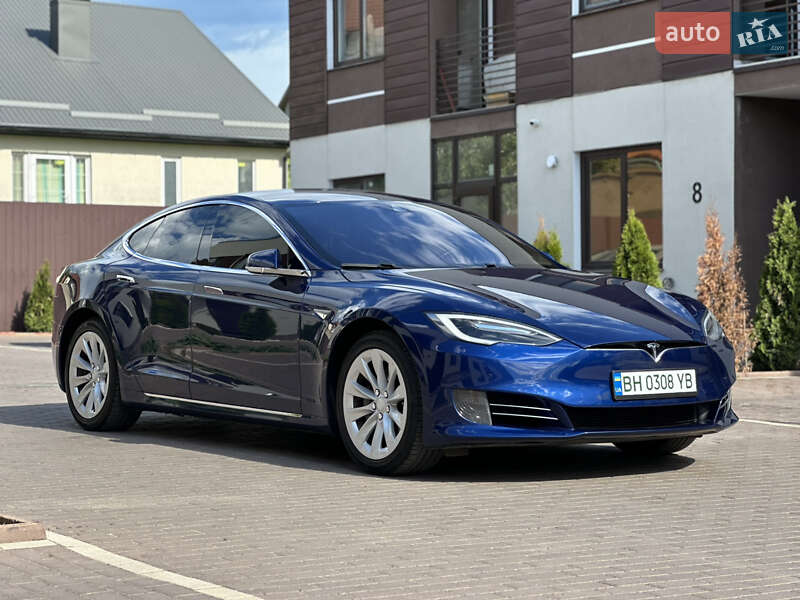 Tesla Model s (2016)