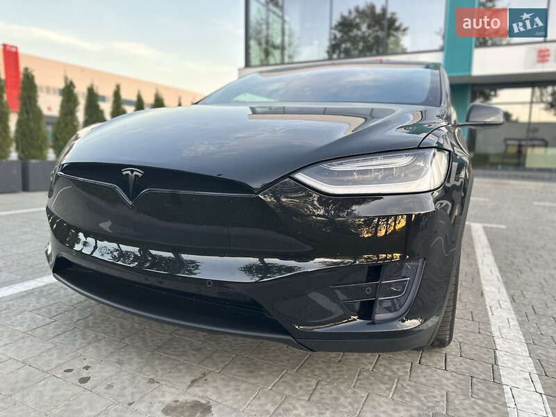 Tesla Model x (2016)