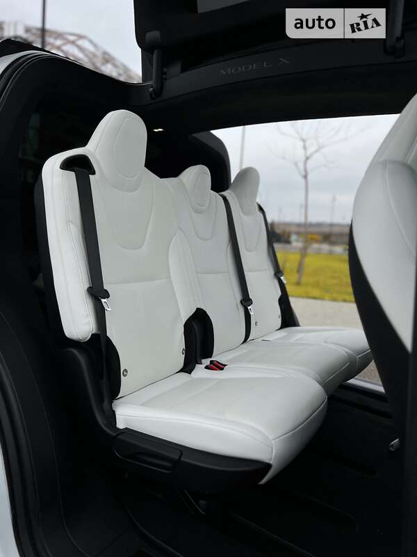 Tesla Model x (2022)