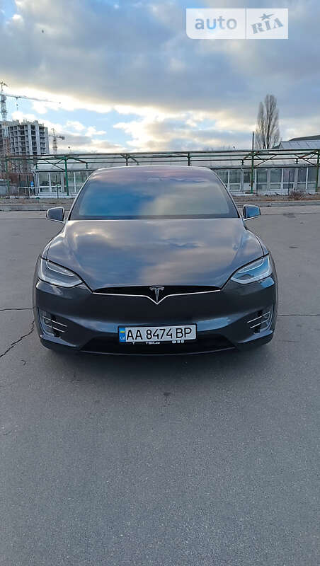 Tesla Model x (2016)
