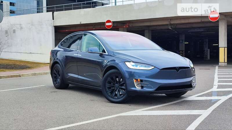Tesla Model x (2017)