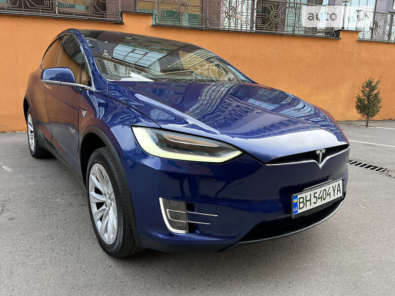 Tesla Model x (2016)