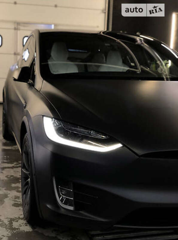 Tesla Model x (2017)