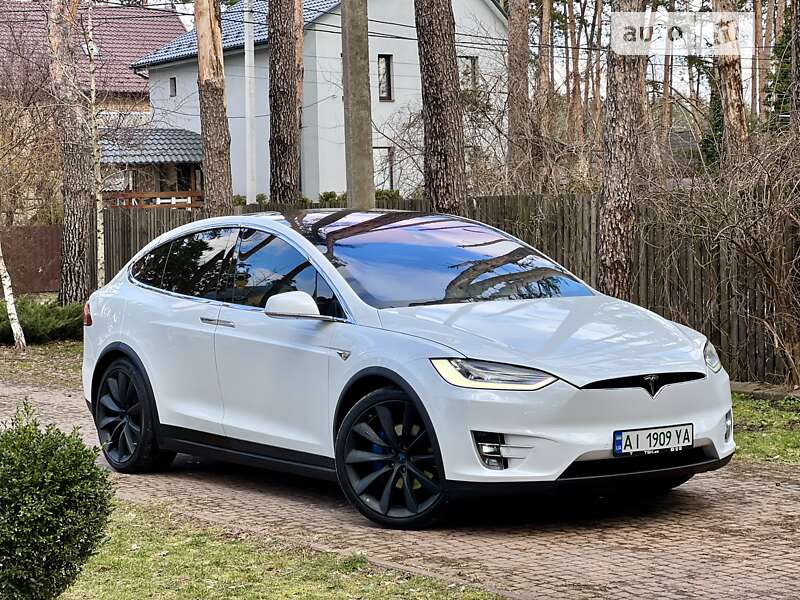 Tesla Model x (2016)