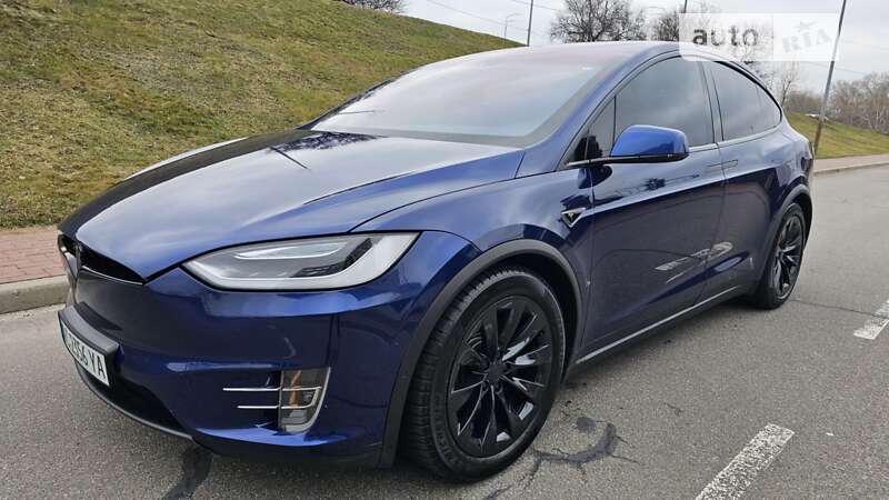 Tesla Model x (2016)