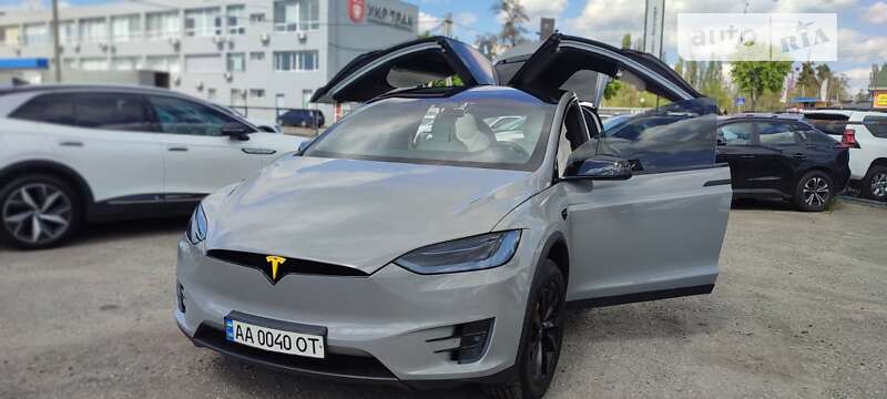 Tesla Model x (2017)