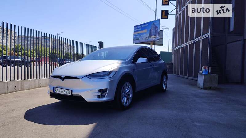Tesla Model x (2017)