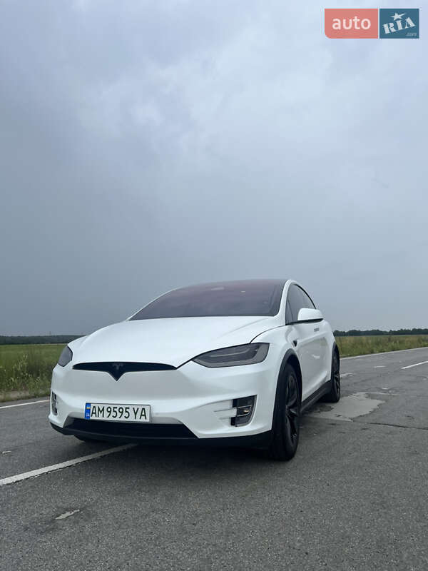 Tesla Model x (2017)
