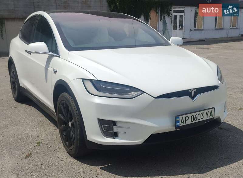 Tesla Model x (2018)