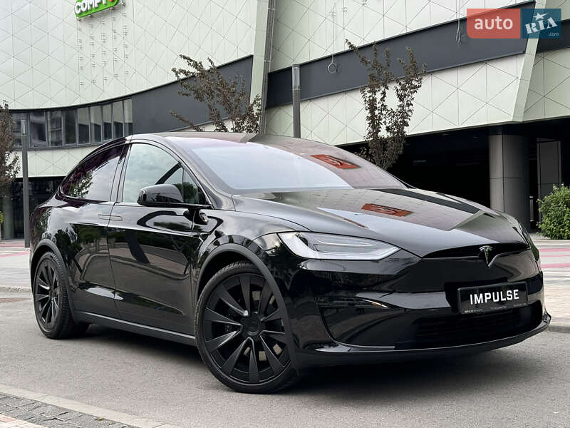 Tesla Model x (2023)