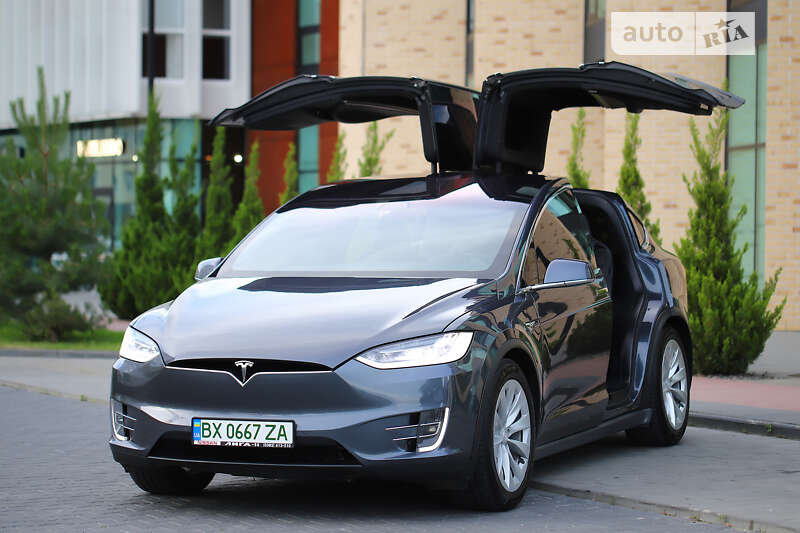 Tesla Model x (2017)