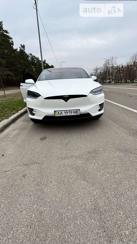 Tesla Model x (2017)