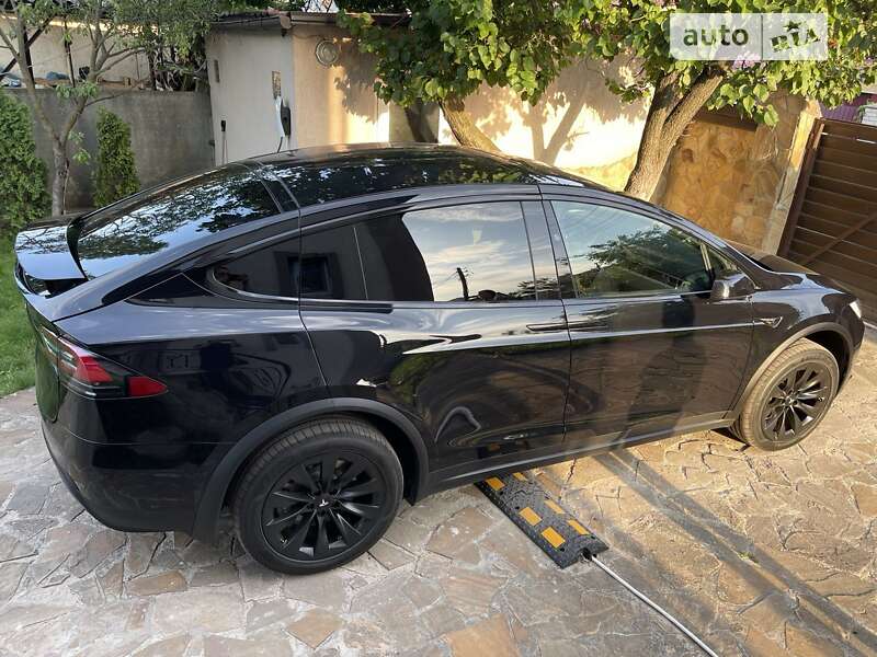 Tesla Model x (2017)