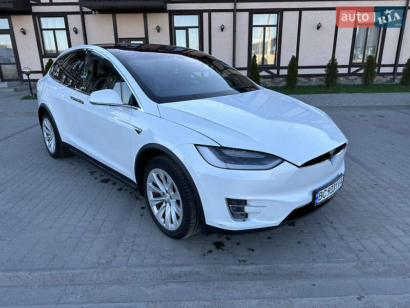 Tesla Model x (2016)