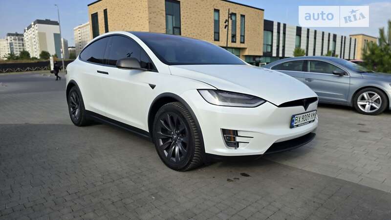 Tesla Model x (2019)