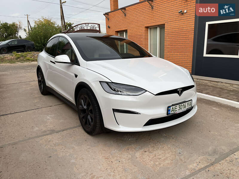Tesla Model x (2023)