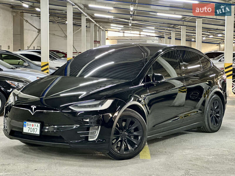 Tesla Model x (2016)