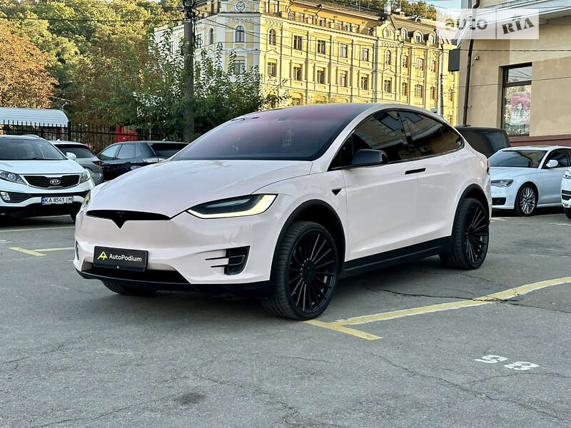 Tesla Model x (2016)