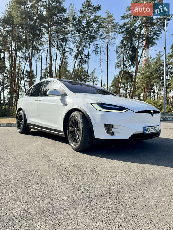 Tesla Model x (2016)