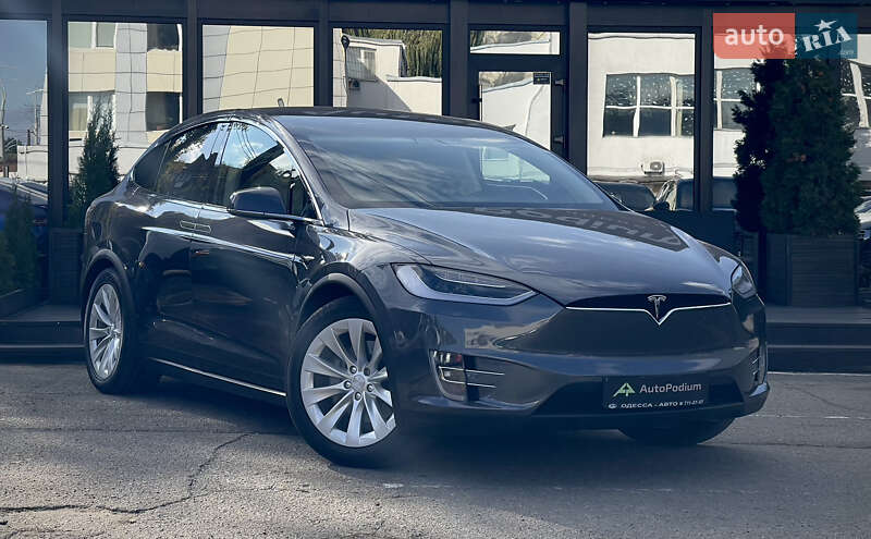 Tesla Model x (2018)