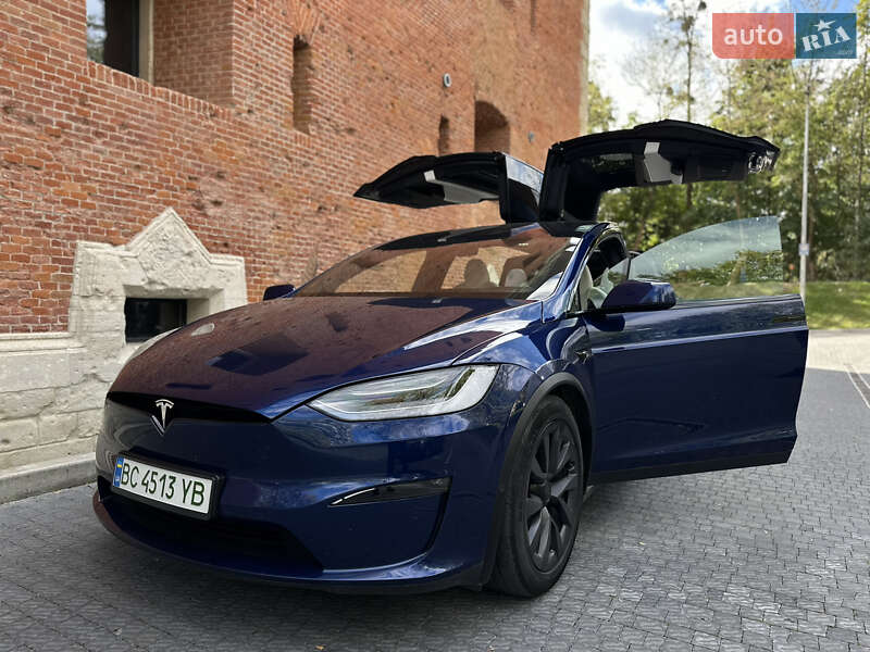 Tesla Model x (2023)