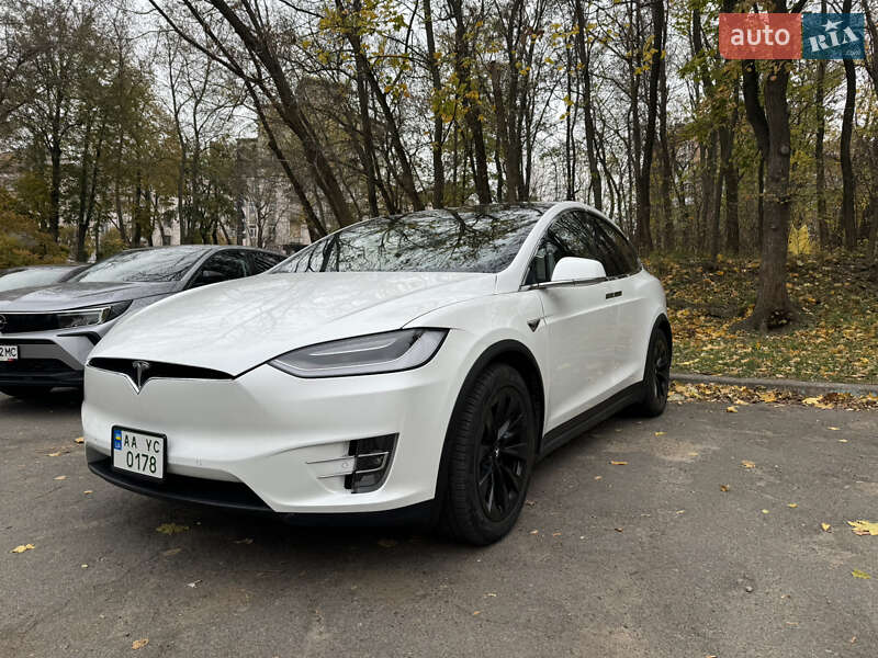 Tesla Model x (2018)