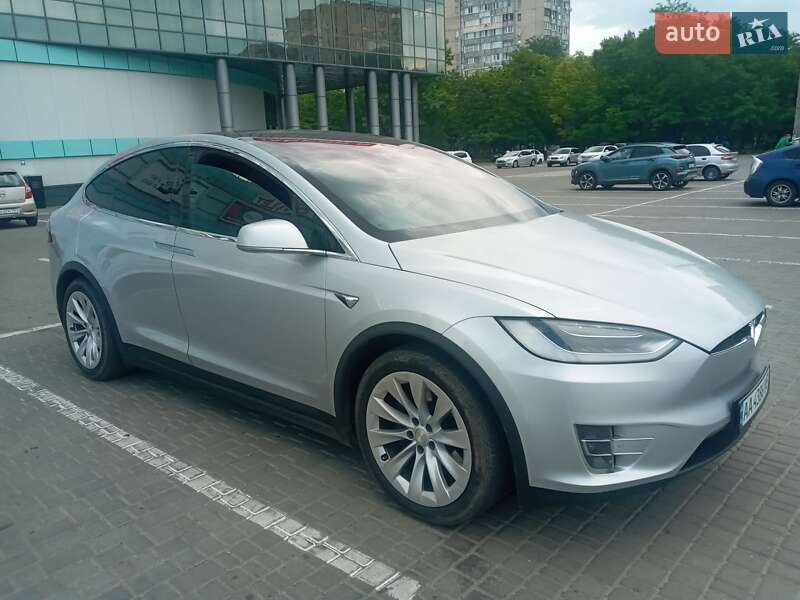 Tesla Model x (2017)