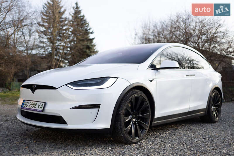 Tesla Model x (2022)