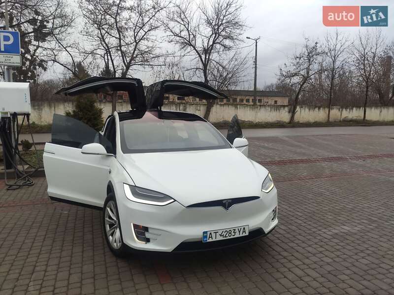 Tesla Model x (2018)